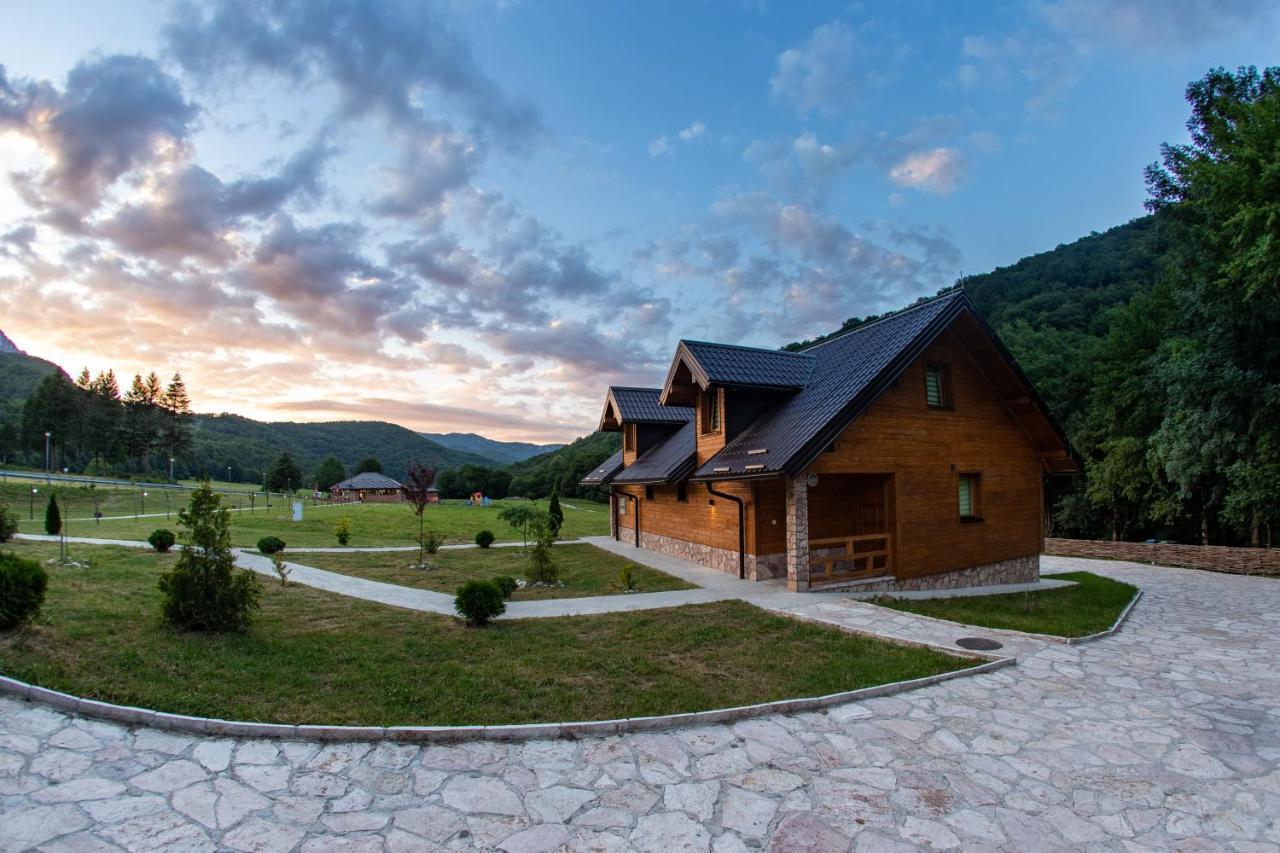 Vila "Maglic" Tjentiste Ngoại thất bức ảnh